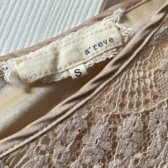 Areve Cream Lace Top - Picture 3 of 4
